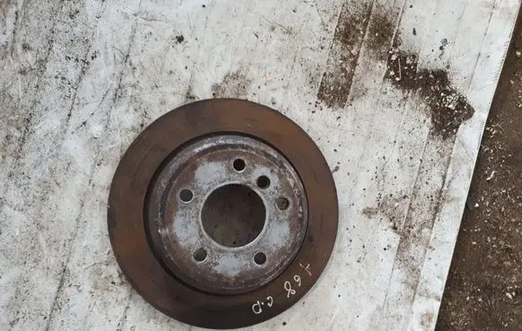 BMW 5 E39 Rear brake disc NOCODE