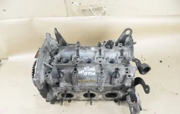 Volkswagen Polo IV 9N3 Engine head 03E103373C