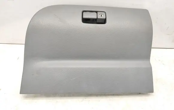 Suzuki Liana Glove box