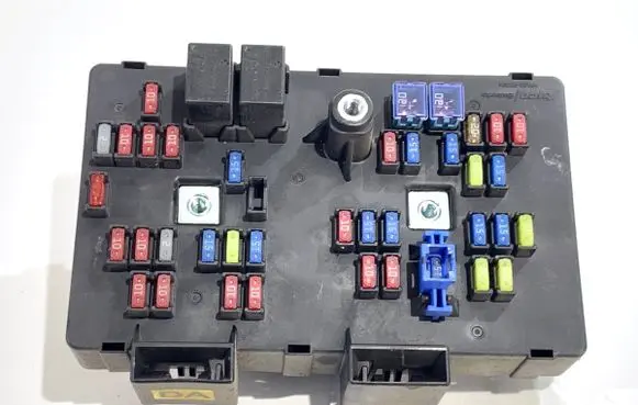 Opel Antara Fuse box set C105IP07324M
