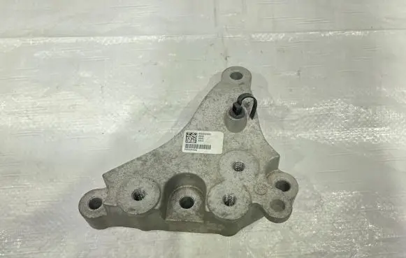 Jeep Compass Engine mounting bracket P68253040AA