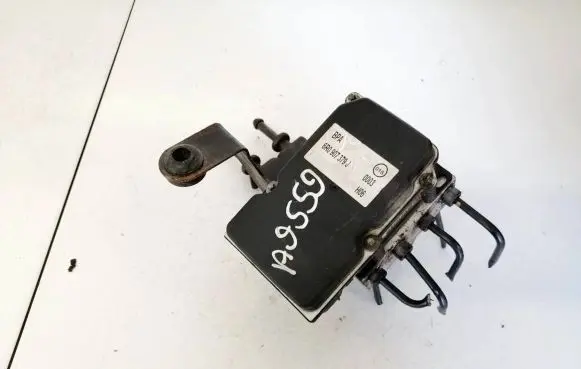 Skoda Fabia Mk2 (5J) ABS Pump 0265232276 0265800816