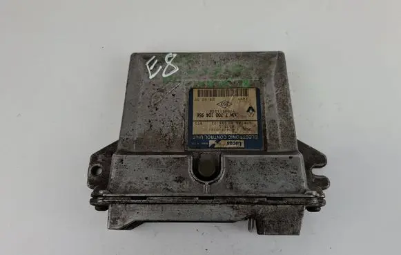 Renault Kangoo I Engine control unit/module 7700104956