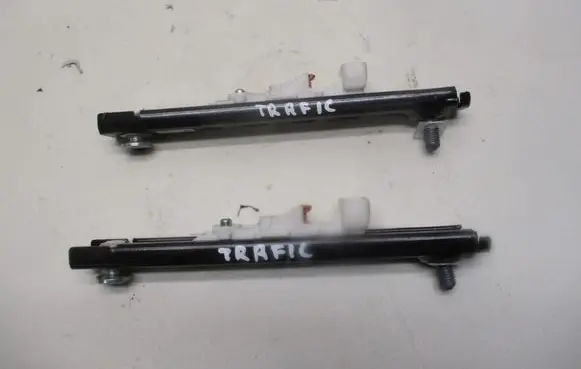 Opel Vivaro Seat belt adjustment rail 