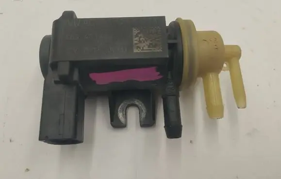 Audi A3 S3 8P Turbo solenoid valve 1K0906627B 4011464A