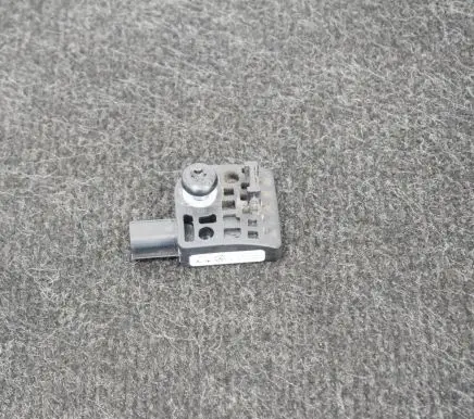Tesla Model S Airbag deployment crash/impact sensor 100527400B