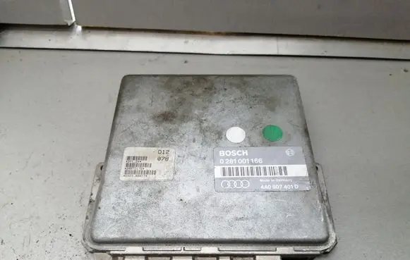 Audi A6 S6 C4 4A Engine control unit/module 4A0907401D 0281001166