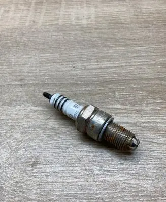 Audi A6 S6 C4 4A Spark plug 101000040AD