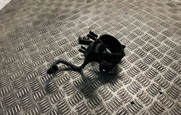 Hyundai Terracan Fuel filter bracket/mount holder 