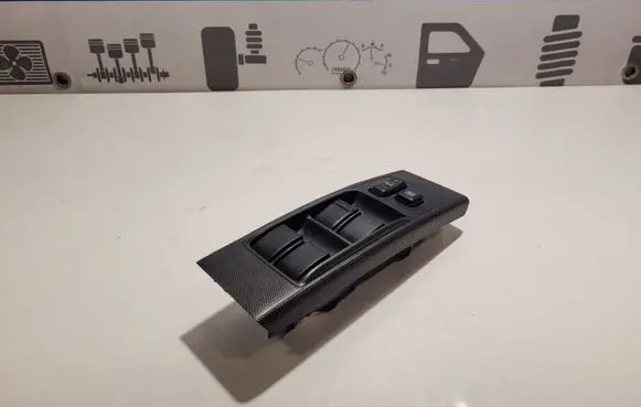 Toyota Corolla Verso AR10 Electric window control switch 848200F030