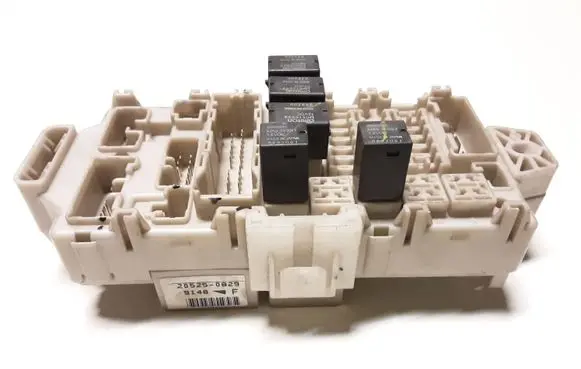 Mitsubishi Outlander Fuse module 205250829 MR515993 MR538851