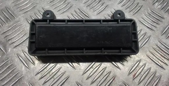 Toyota Avensis T250 Headlight/headlamp dust cover 020675