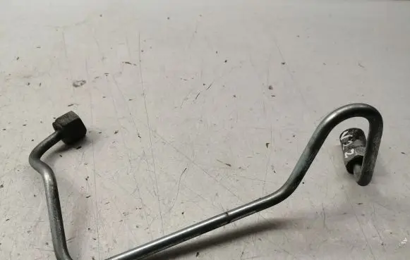 Toyota Corolla Verso AR10 Fuel injector supply line/pipe 2370427020
