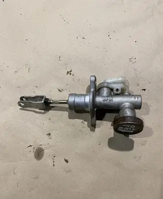 Nissan Almera Tino Clutch slave cylinder 
