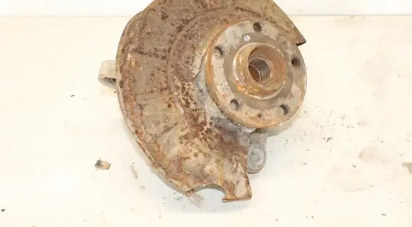 Volkswagen Tiguan Front wheel hub