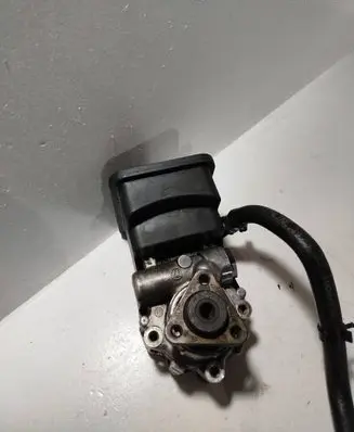 BMW 5 E39 Power steering pump 91208