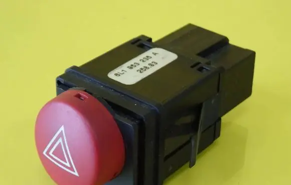 Seat Ibiza III (6L) Hazard light switch 6L1953235A