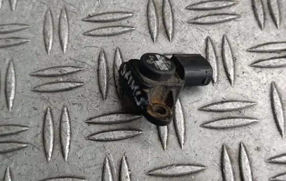 Mercedes-Benz Sprinter W906 Air pressure sensor A0101537228 15T192 0261230010