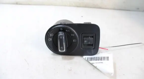 Seat Ibiza IV (6J,6P) Light switch