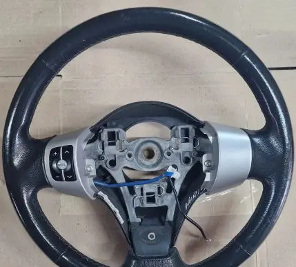 Toyota Yaris Steering wheel