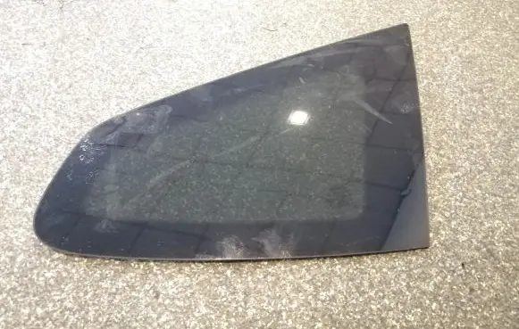 Nissan Qashqai+2 Rear side window