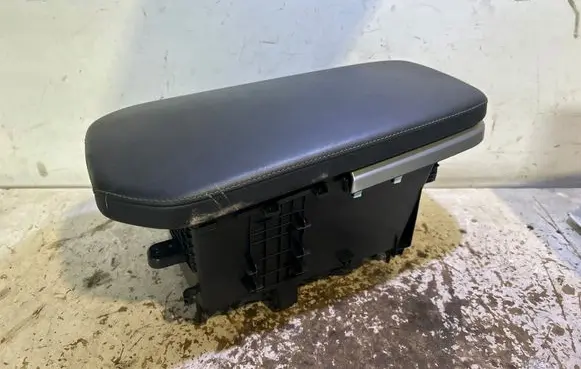 KIA Stinger Armrest 84690J5900