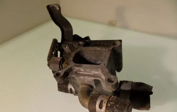 Thermostat/thermostat housing