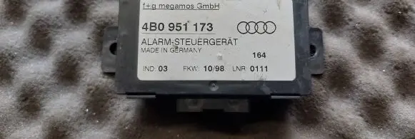 Audi A6 S6 C5 4B Alarm control unit/module 4B0951173