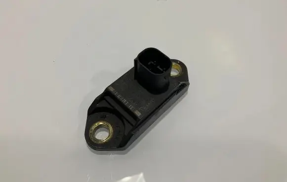 Mercedes-Benz E W211 Airbag deployment crash/impact sensor 0025426918 03W05