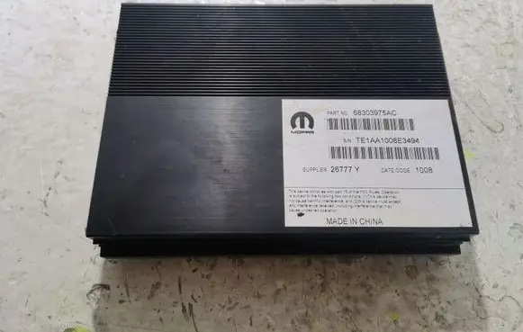Dodge Challenger HiFi Audio sound control unit 68303975AC