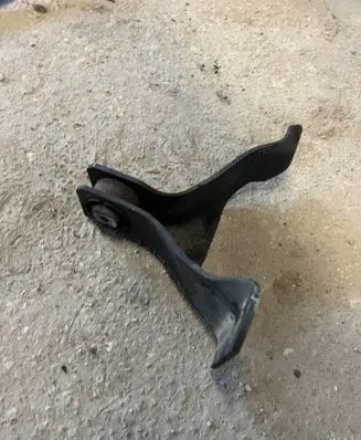 Dodge Nitro Engine mount bracket