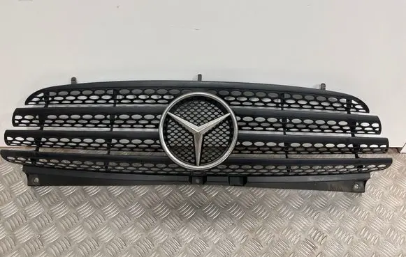 Mercedes-Benz Vito Viano W639 Front bumper upper radiator grill A6398800185