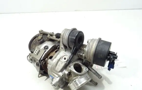 Volkswagen PASSAT B8 Turbo 03N253020G