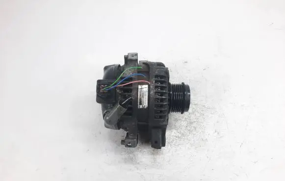 Toyota Yaris Generator/alternator 27060-0Y040 104210-2310