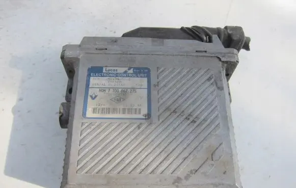 Renault Megane I Engine control unit/module 7700102792 7700867275