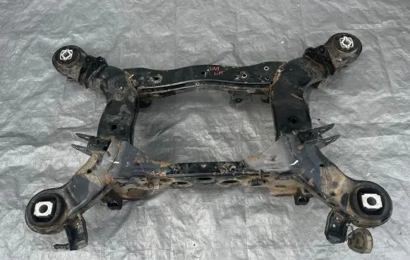 Jeep Grand Cherokee Rear axle beam 