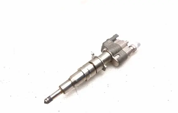 BMW 1 E82 E88 Fuel injector 7589048 758904811