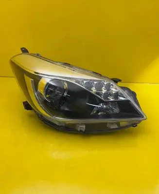 Toyota Yaris Headlight/headlamp ToyotaOE