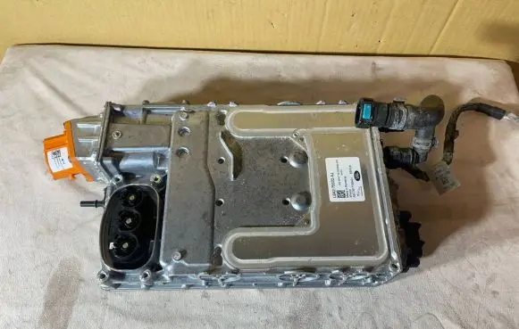 Land Rover Range Rover Velar Voltage converter inverter L8A275522AJ