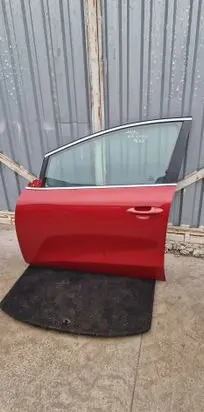 KIA Ceed Front door 