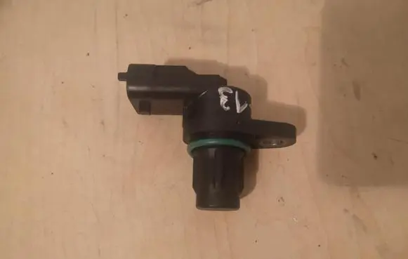 Volvo V70 Camshaft position sensor 0232103063
