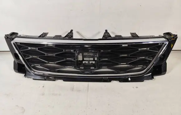 Seat Ateca Front bumper upper radiator grill 575853654C