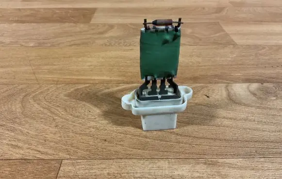 Ford Focus Heater blower motor/fan resistor 3M5H18B647AC