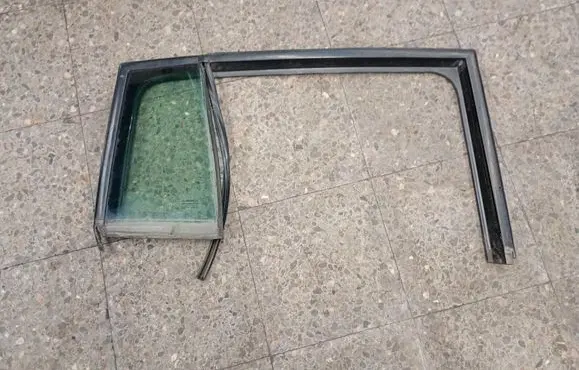 Renault Megane II Rear side window