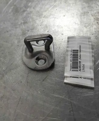 Volvo XC60 Rear door lock loop/hook striker 32353195 31391833