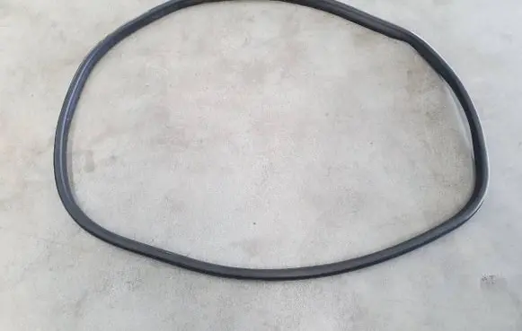 Jeep Avenger Front door rubber seal 