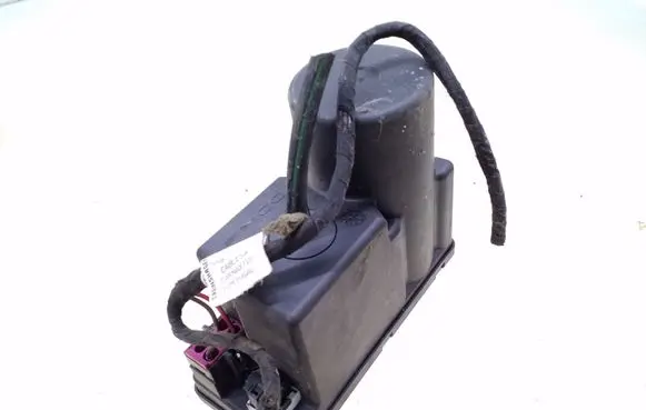 Audi 80 90 S2 B4 Central locking vacuum pump 4A0862257A