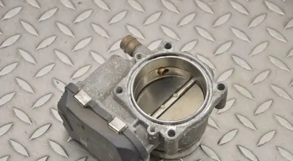 BMW 2 F22 F23 Throttle valve 7597871