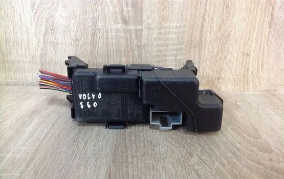 Volvo S60 Fuse module DPN13800159