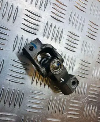 Toyota Avensis T250 Steering column universal joint CNS70908